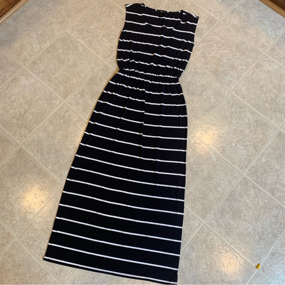 Ann Taylor Black and White Striped Sleeveless Long Maxi Dress with Elastic Waist